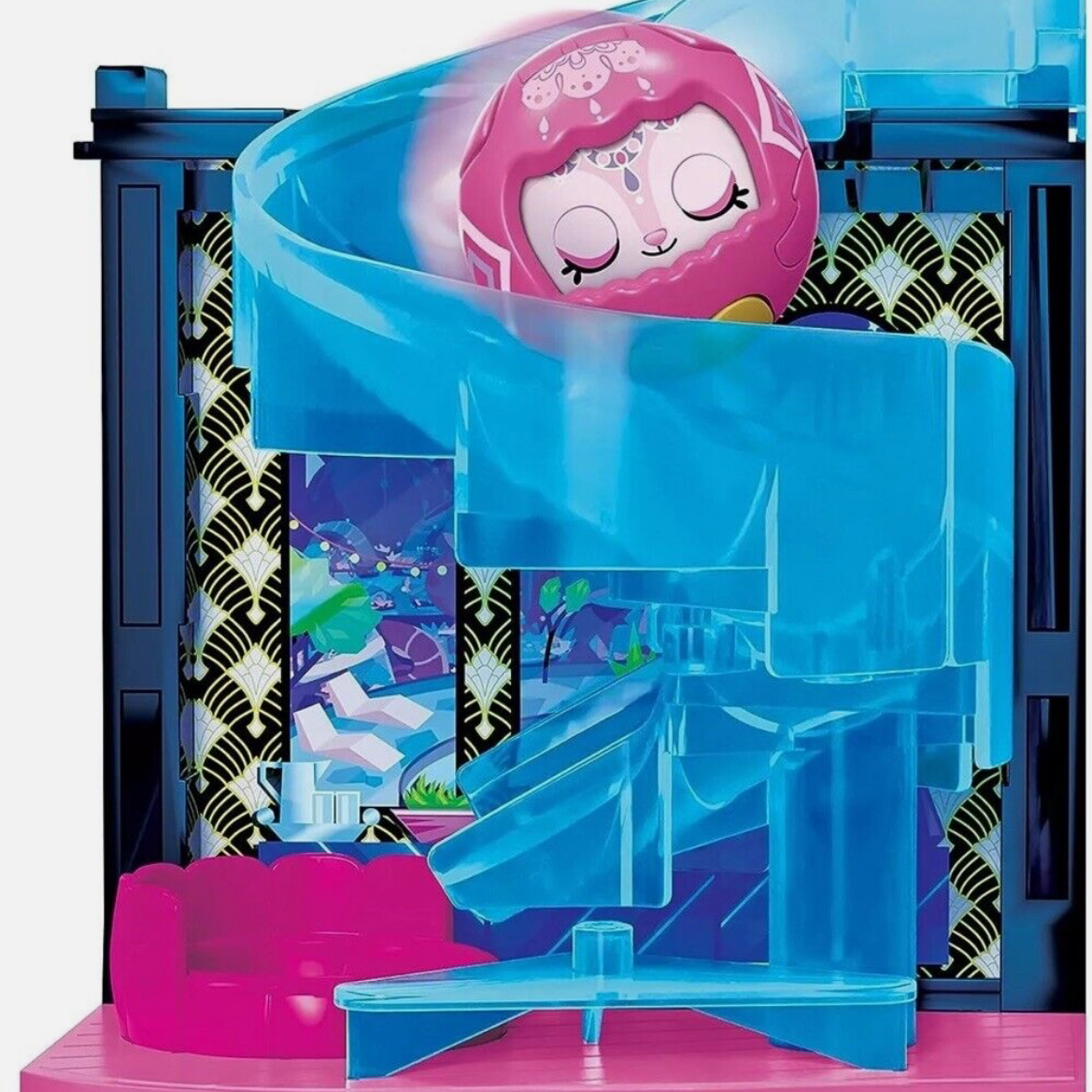 Magic Mansion Transforming Playset with Exclusive Z-Girl Collectable Figure