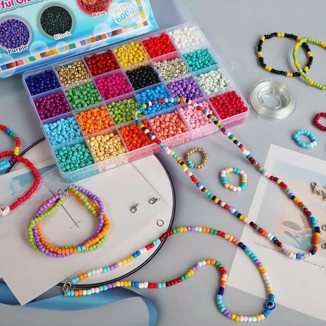 Over 6000 colourful glass beads with threads and accessories, for Jewelry Making, suitable for Kids age 4 plus